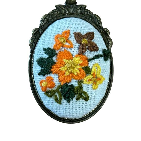 Fall Flowers Handmade Embroidery Necklace - Orange floral - Picture 2 of 2